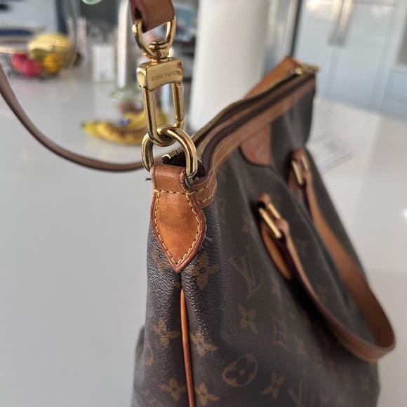 Louis Vuitton Palermo - Picture 14 of 16